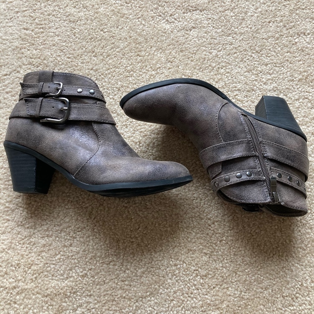 Bucco Taupe Zebulani Ankle Bootie